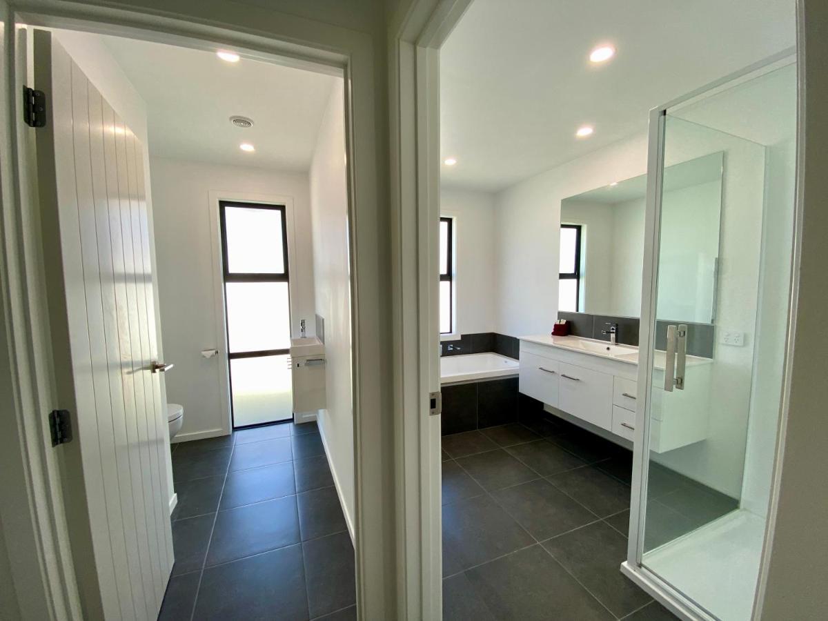 Style, Functional With Space Twizel Exterior photo